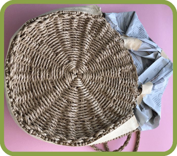 Öncelikle boyanmasını istemediğimiz bölümleri koruma altına alıyoruz.